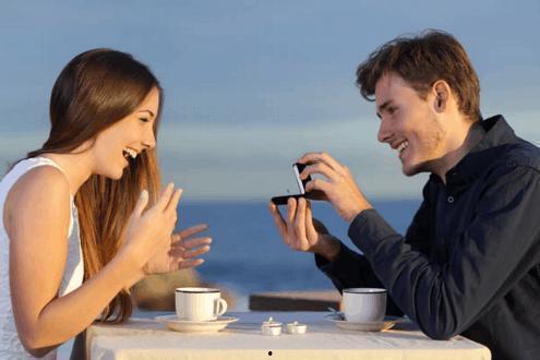 娱乐吃瓜酱男生有教养,揭秘娱乐吃瓜酱男生的高素质魅力